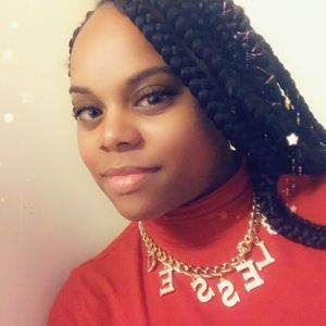 Meet your Posher, Aida